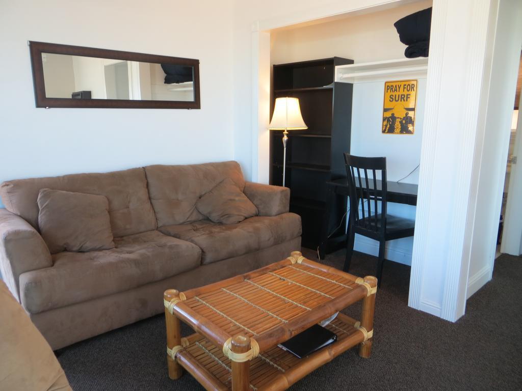 Dolphin Cove Motel